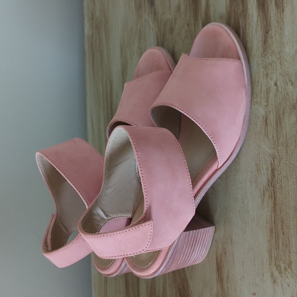 Chocolate Blu block heels - Picture 2 of 4